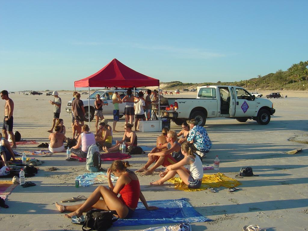 Cable Beach Backpackers Брум Экстерьер фото